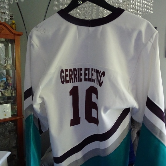 CCM NHL MIGHTY DUCKS GERRIE ELECTRIC JERSEY AUTOGRAPHED WITH 4 SIGNATURES - Picture 3 of 5